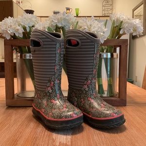 Pink flowers Bogs Boots size 12